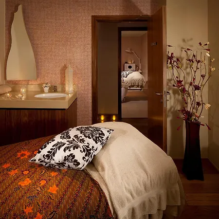 Radisson Blu Hotel, Cork ホテル Carrigtohill