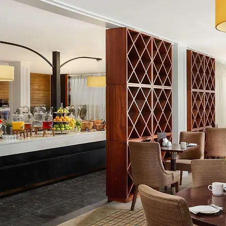 Radisson Blu Hotel, Cork ホテル Carrigtohill