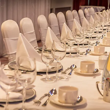 ホテル Radisson Blu Hotel, Cork 4*