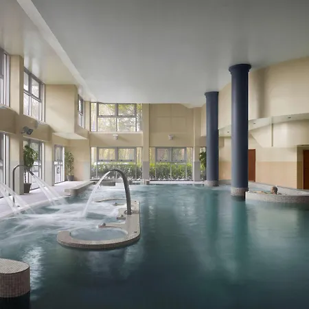 Hotel Radisson Blu Hotel, Cork 4*
