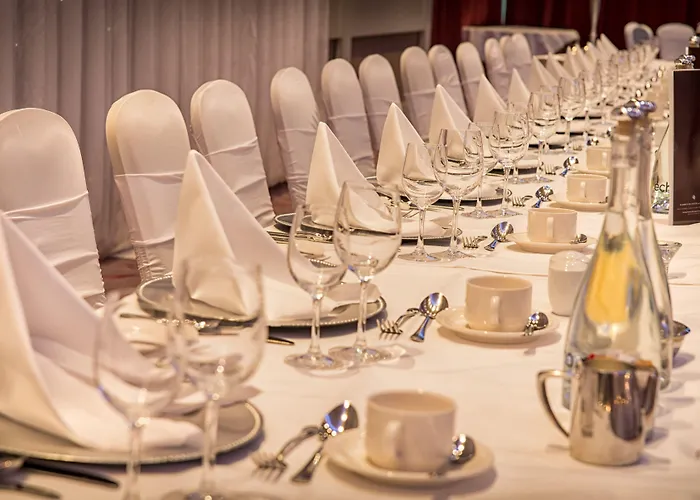 Отель Radisson Blu Hotel, Cork 4*